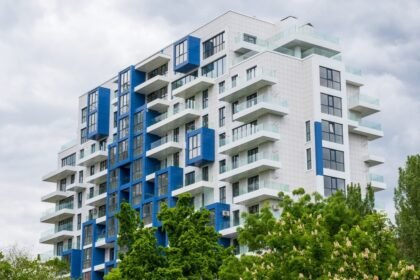 bloc nou modern