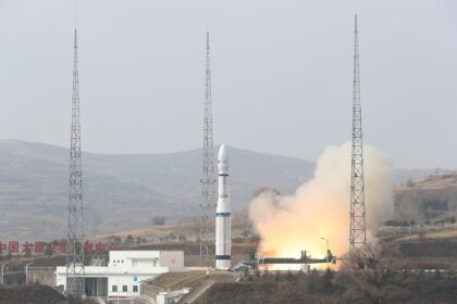 satelit stiintific