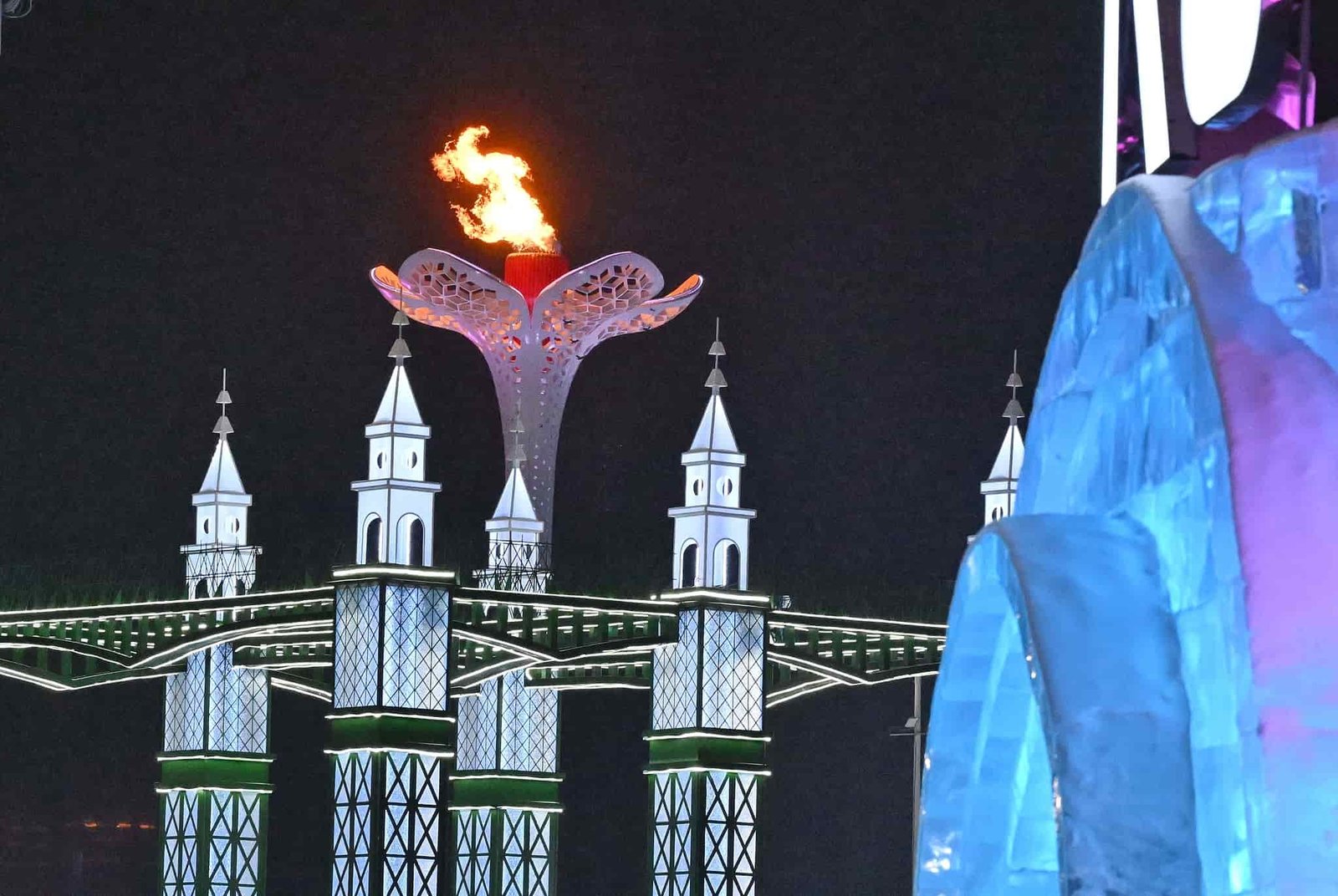 Li Qiang va participa la ceremonia de închidere a Jocurilor Asiatice de Iarnă