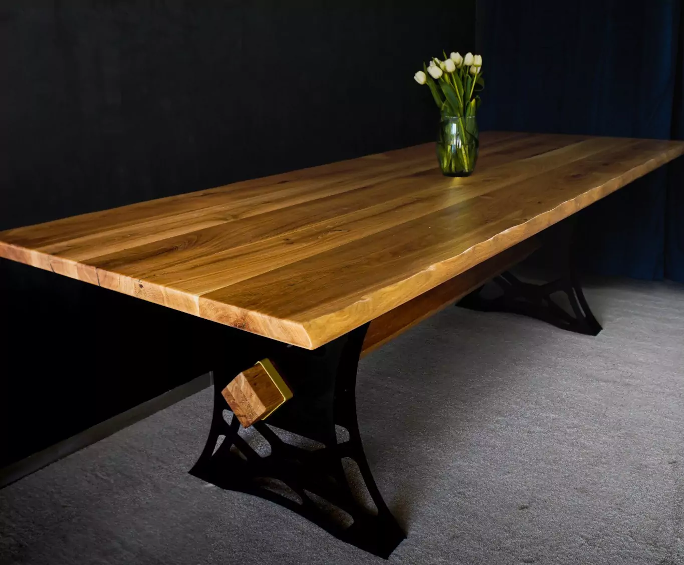 mese-din-lemn-masiv-elegant-pentru-fiecare-acasa