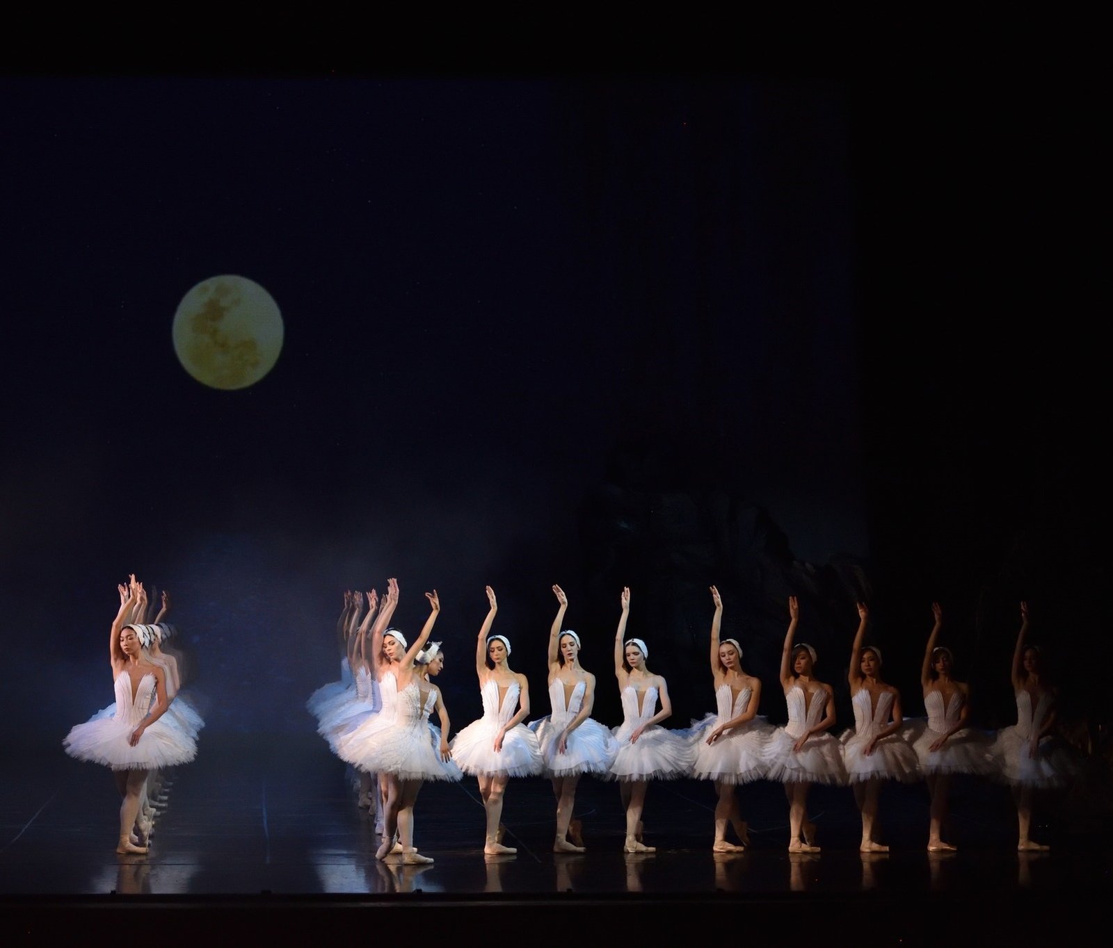 Bărbierul din Sevilla, Callas – Oana Pellea și Lacul Lebedelor, pe scena Operei Naționale București în ultima săptămână din octombrie