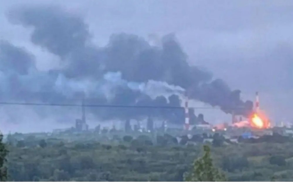 Drone ucrainene au atacat rafinăria Syzran din regiunea Samara