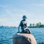 de-la-sirena-lui-andersen-la-castelul-trakai-iata-cum-sa-descoperi-sapte-capitale-intro-singura-vacanta