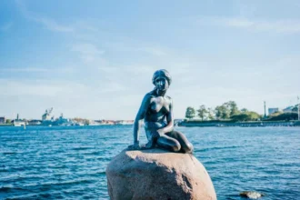 de-la-sirena-lui-andersen-la-castelul-trakai-iata-cum-sa-descoperi-sapte-capitale-intro-singura-vacanta