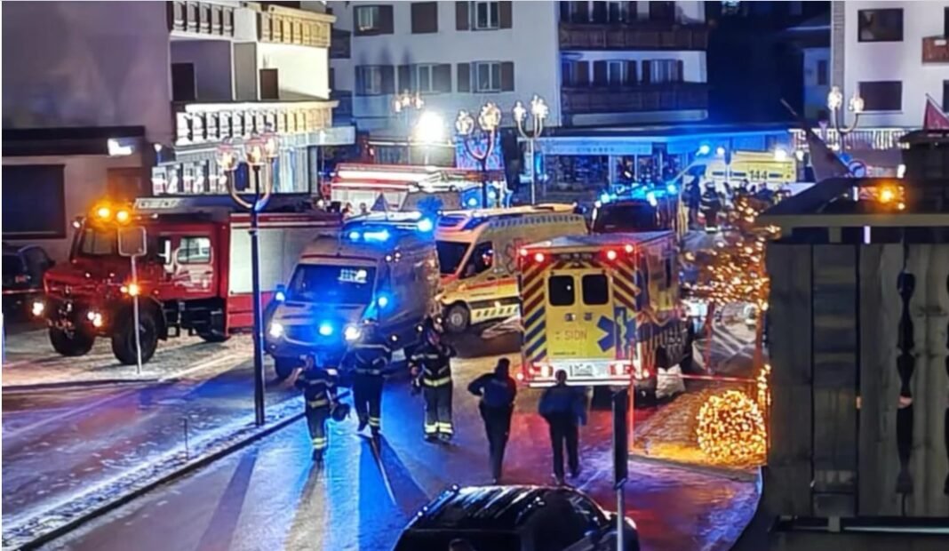 Tragedie de Anul Nou într-o stațiune de schi din Elveția: mai multe persoane ucise într-un incendiu izbucnit într-un bar