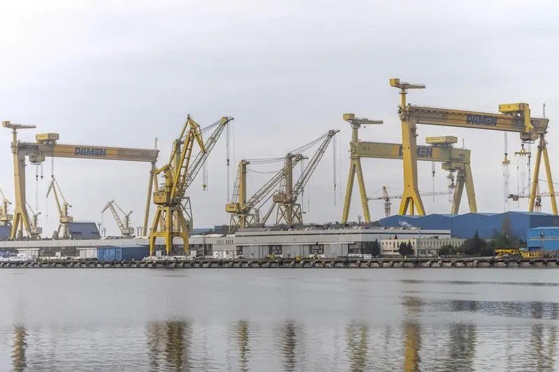 Nu este liniște la Mangalia. Angajații șantierului naval Damen Shipyards au intrat în grevă spontană