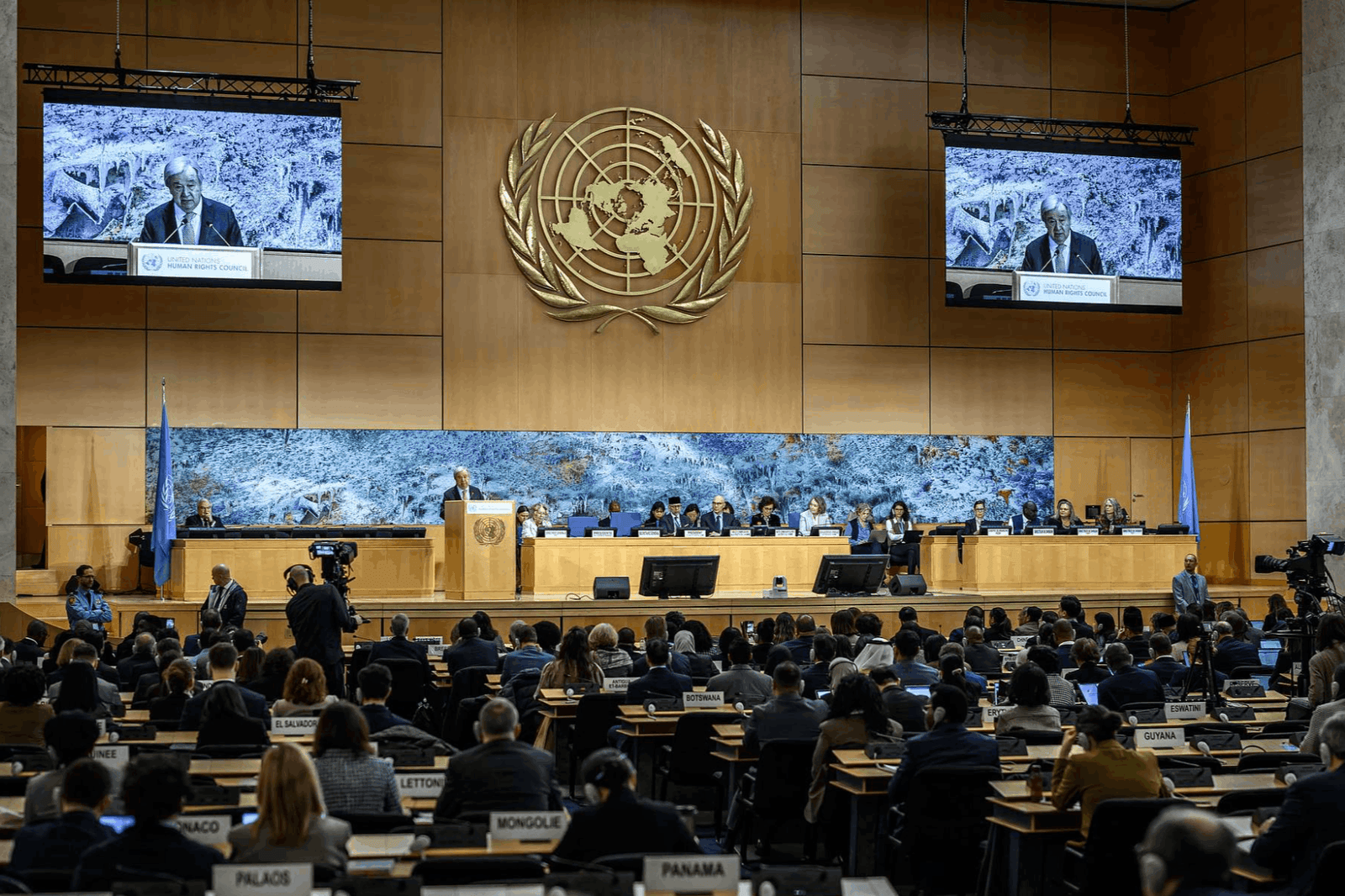 Wang Yi cere eforturi comune pentru îmbunătățirea guvernării globale în domeniul drepturilor omului