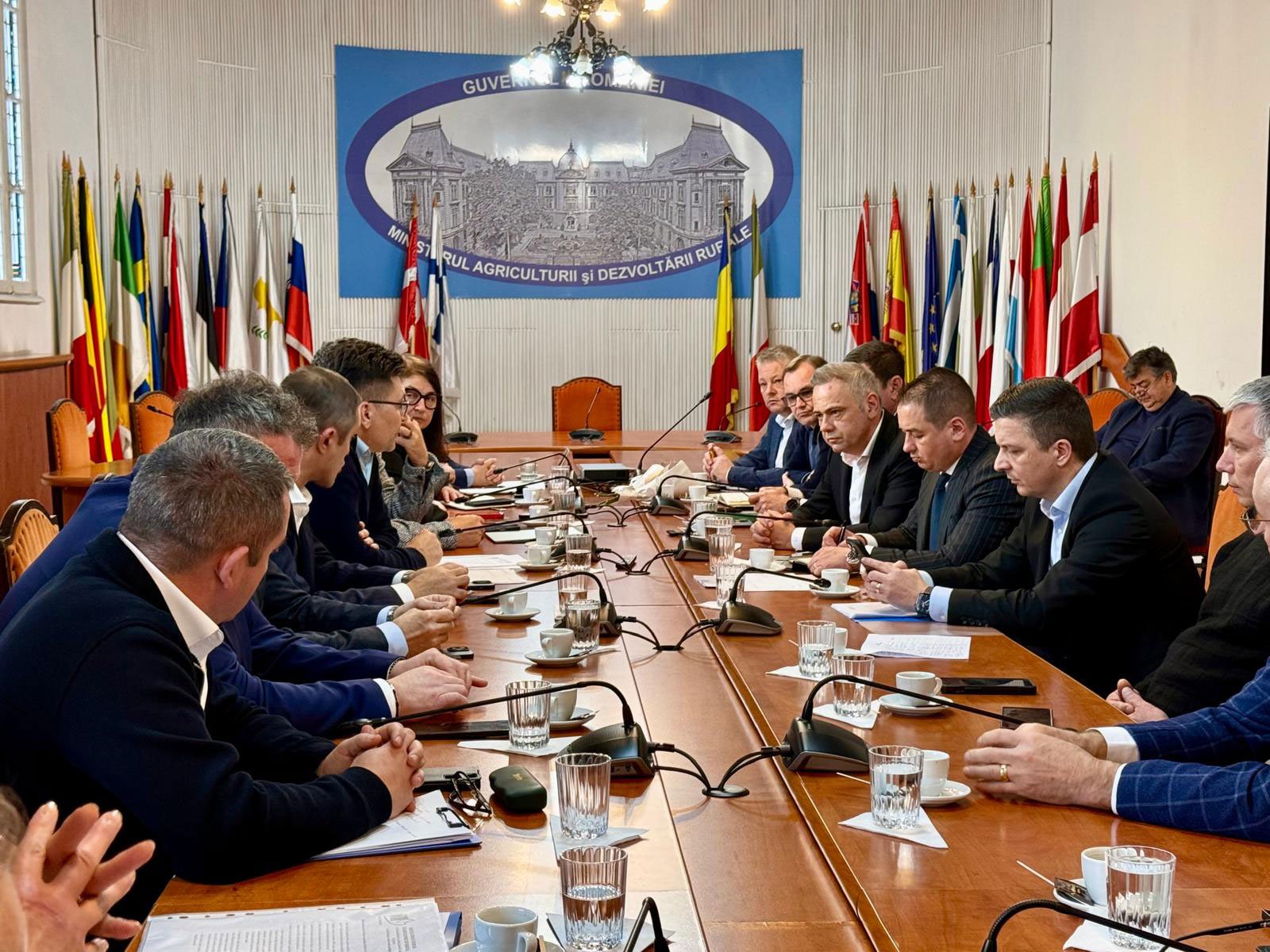 Ministrul Florin Barbu anunță măsuri pentru protejarea producătorilor pe piața cărnii de porc