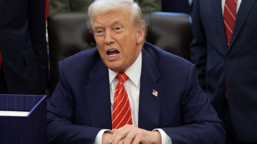 Sondaj: Aproape jumătate dintre americani îl consideră pe Trump „corupt” și „rasist”