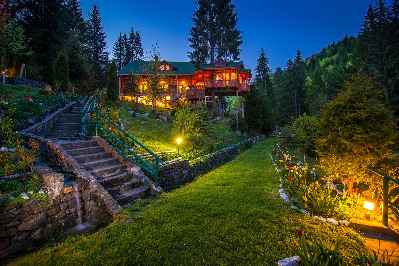 Tranzacție de lux: Hadar Chalet, fostul pavilion de vânătoare al lui Nicolae Ceaușescu, a fost vândut