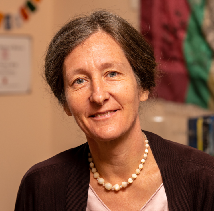 Experta în adicții, Anna Lembke, vine la București pentru a vorbi despre dependența digitală și criza atenției