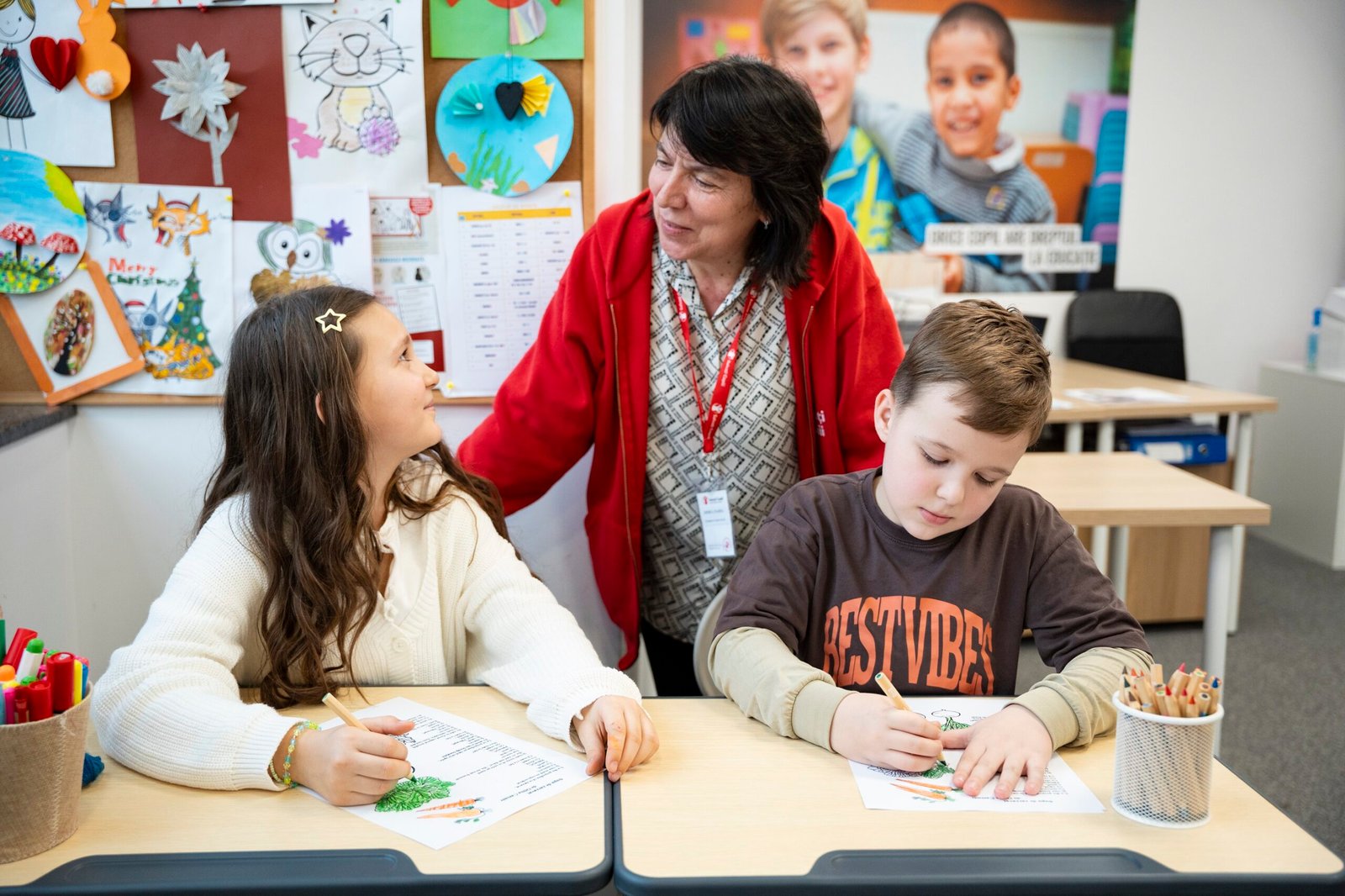 Patru ani de război: Salvați Copiii România derulează campania „Căldură pentru Ucraina”