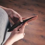 portofel gol saracie