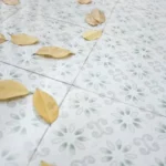 Cum influențează grosimea plăcilor de gresie rezistența acestora