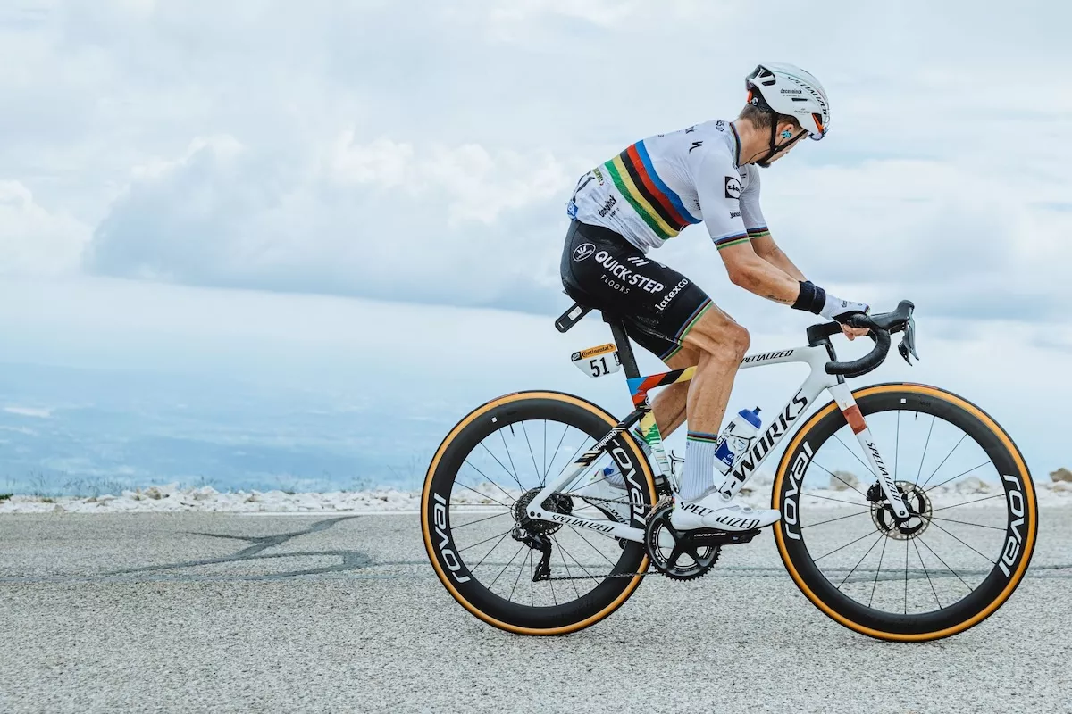 cursiera-pe-drum-lung-cum-te-pregteti-pentru-peste-100-km-fr-stres