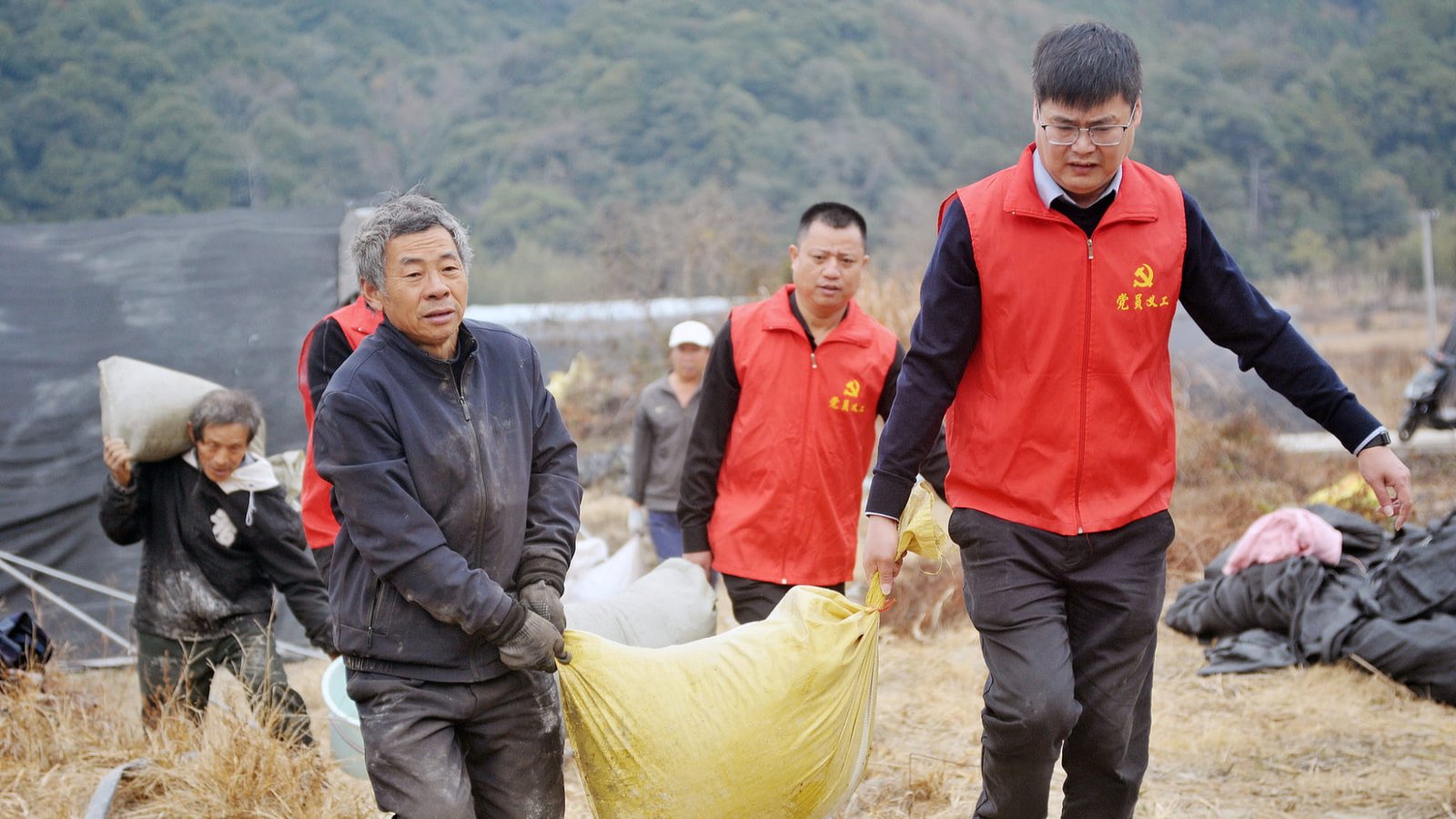 Xi Jinping cere un simț sporit al responsabilității din partea oficialilor
