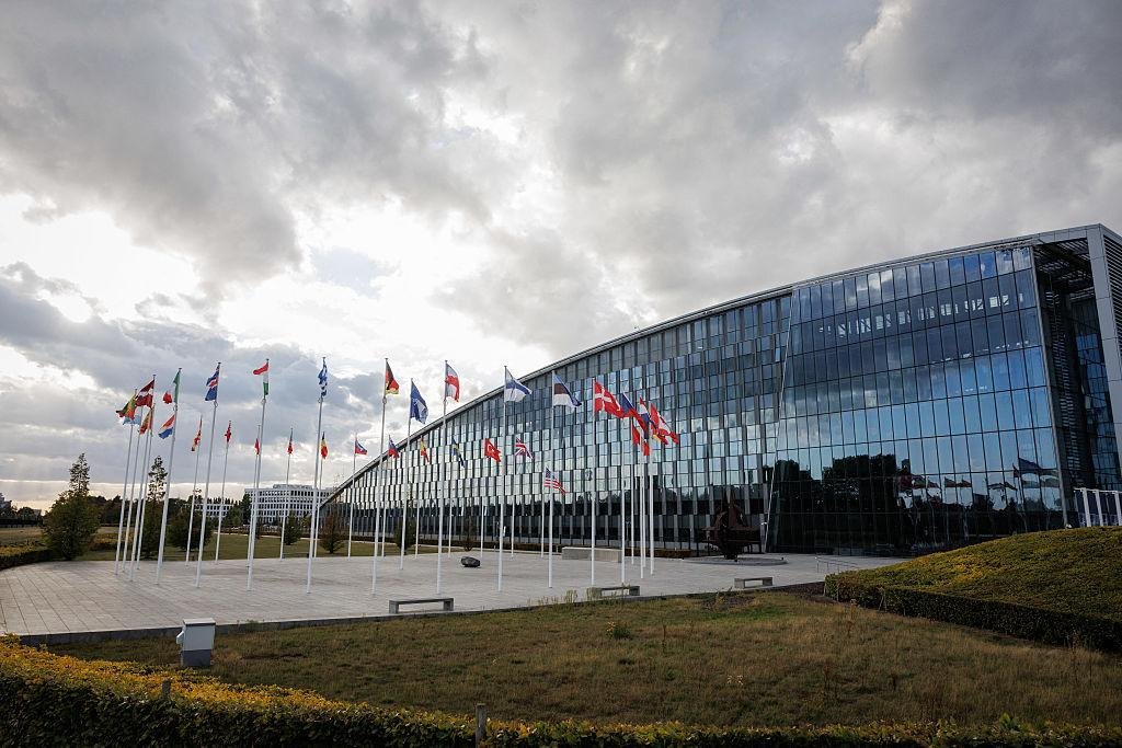 Nicușor Dan, întâlnire cu Mark Rutte la NATO. Securitatea regiunii Mării Negre, pe agenda discuțiilor