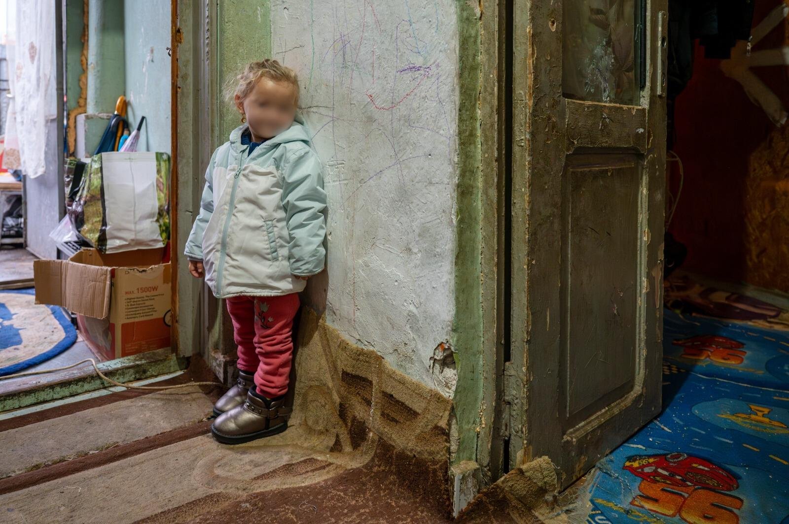 Copiii români, afectați de sărăcie, mai mult decât dublu față de media UE