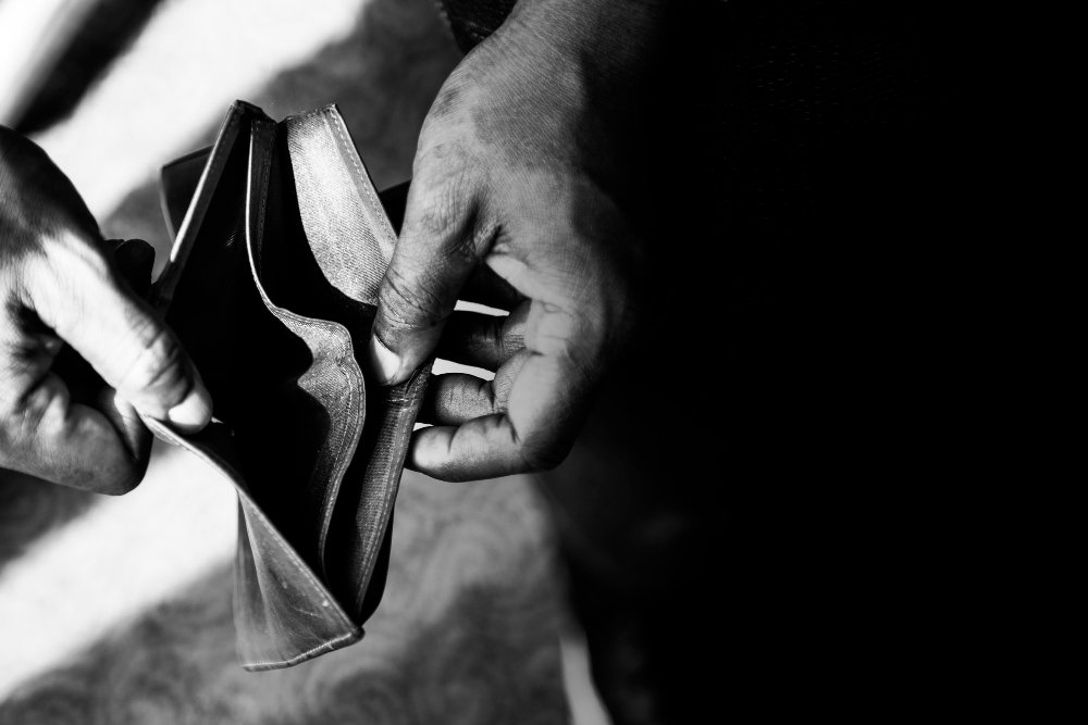 Una din cinci gospodării ajunge sub pragul sărăciei după plata energiei