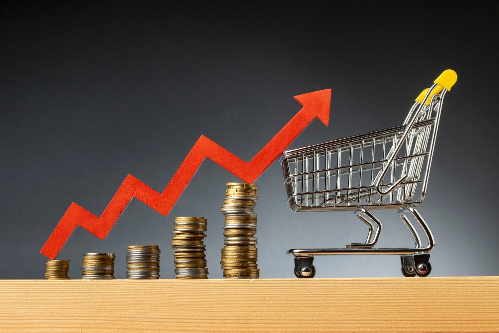 92% dintre români sunt îngrijorați de scumpiri, iar 60% renunță la brandurile preferate pentru branduri mai ieftine