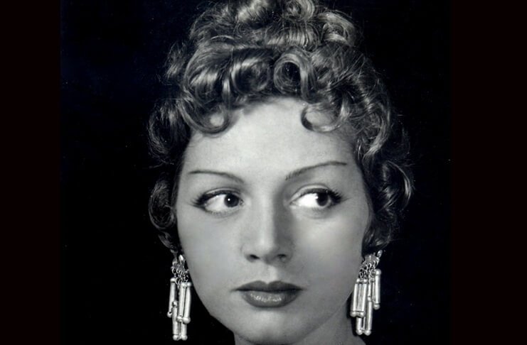 Carmen Stănescu – povestea unui zâmbet cuceritor