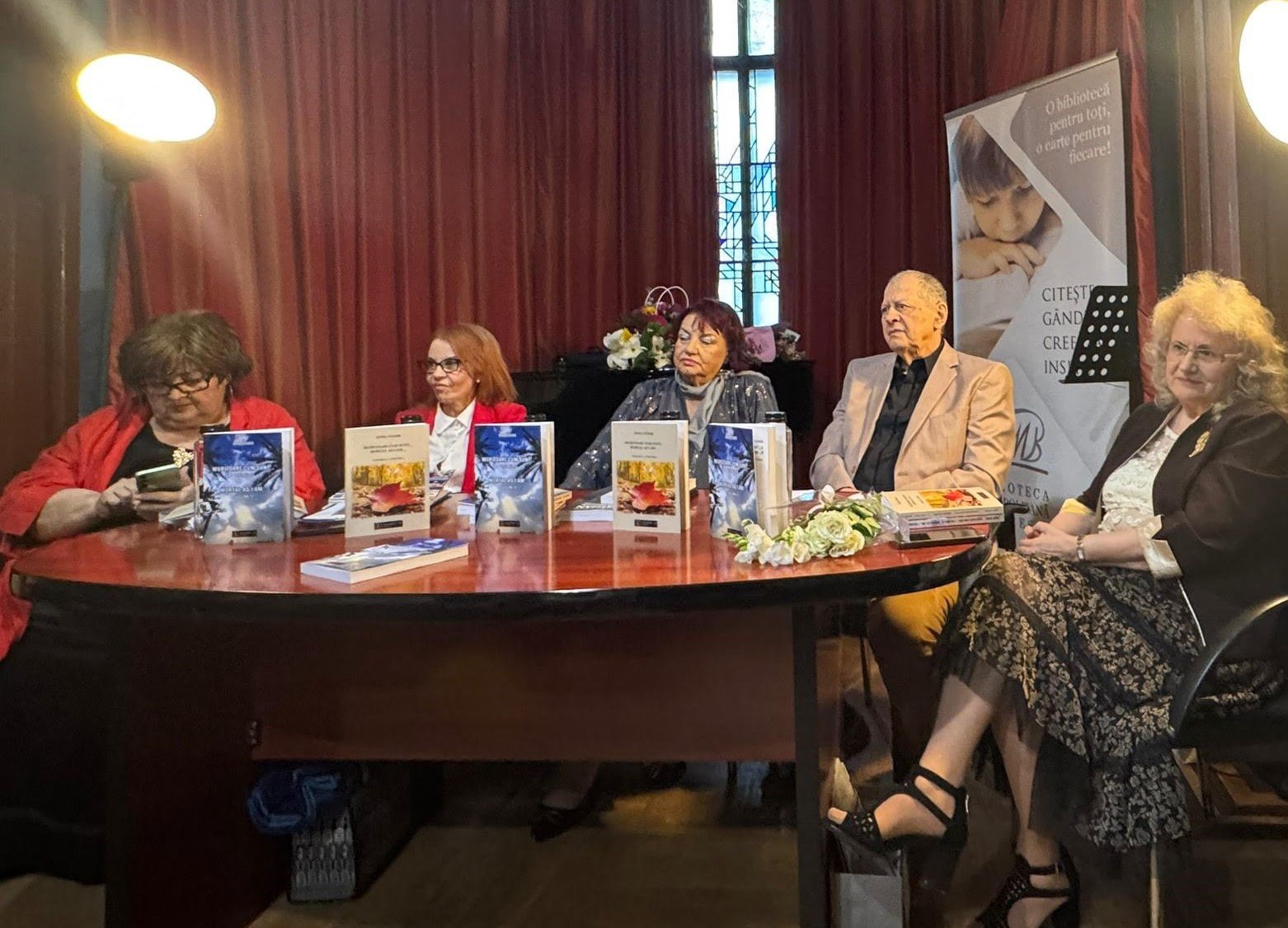 Dona Tudor, lansare de antologie de poezie bilingvă la Biblioteca Metropolitană Sediul central, București, Editura ANAMAROL, București