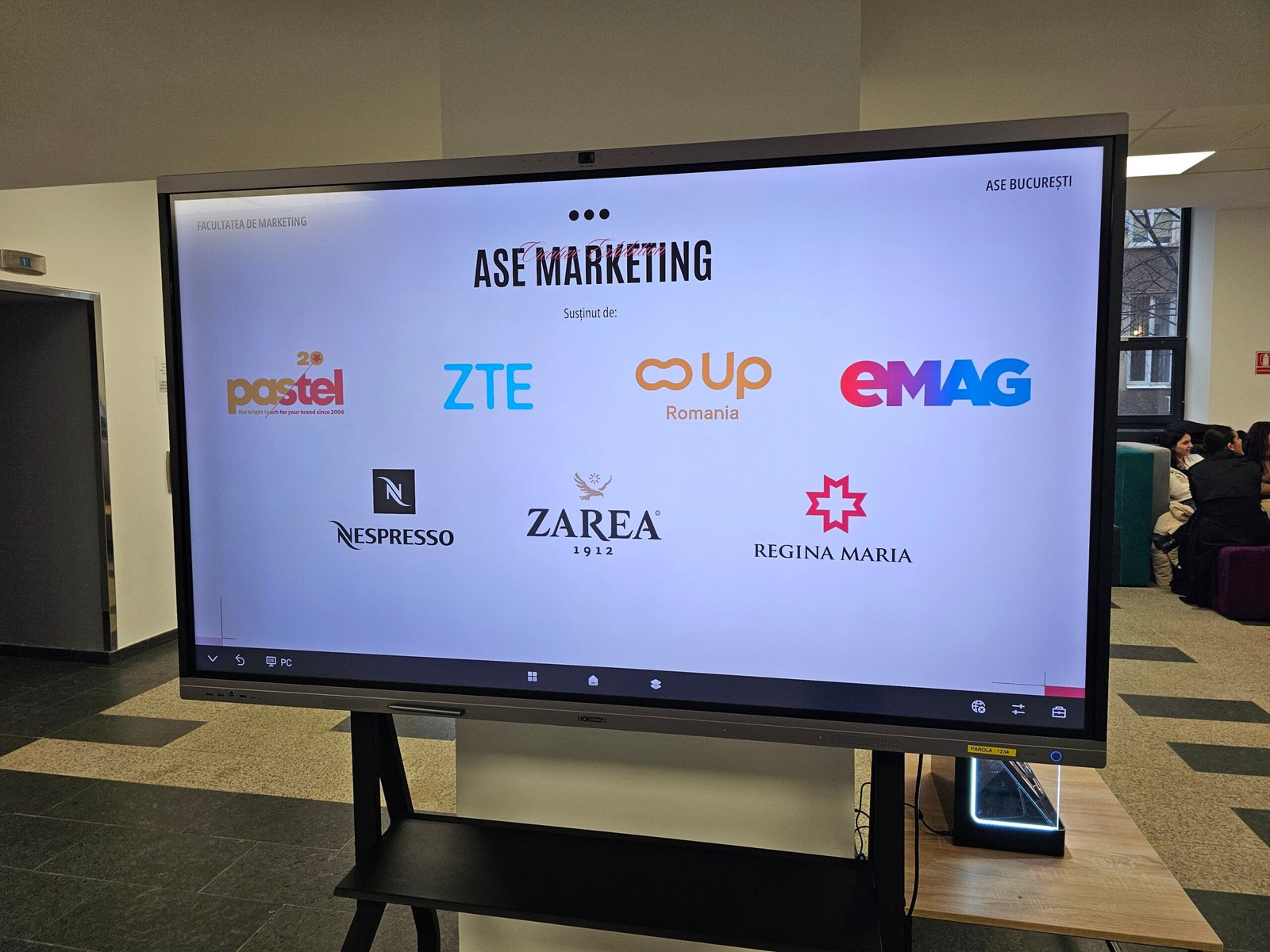 „Marketing Creative Exhibition”- expoziție dedicată creativității studenților Facultății de Marketing, ASE