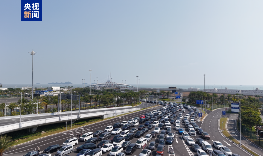 Peste 1,03 milioane de maşini din Hong Kong şi Macao au intrat în Guangdong