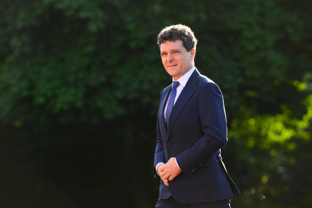 Președintele Nicușor Dan crede că ar trebui făcute publice contractele cu Pfizer