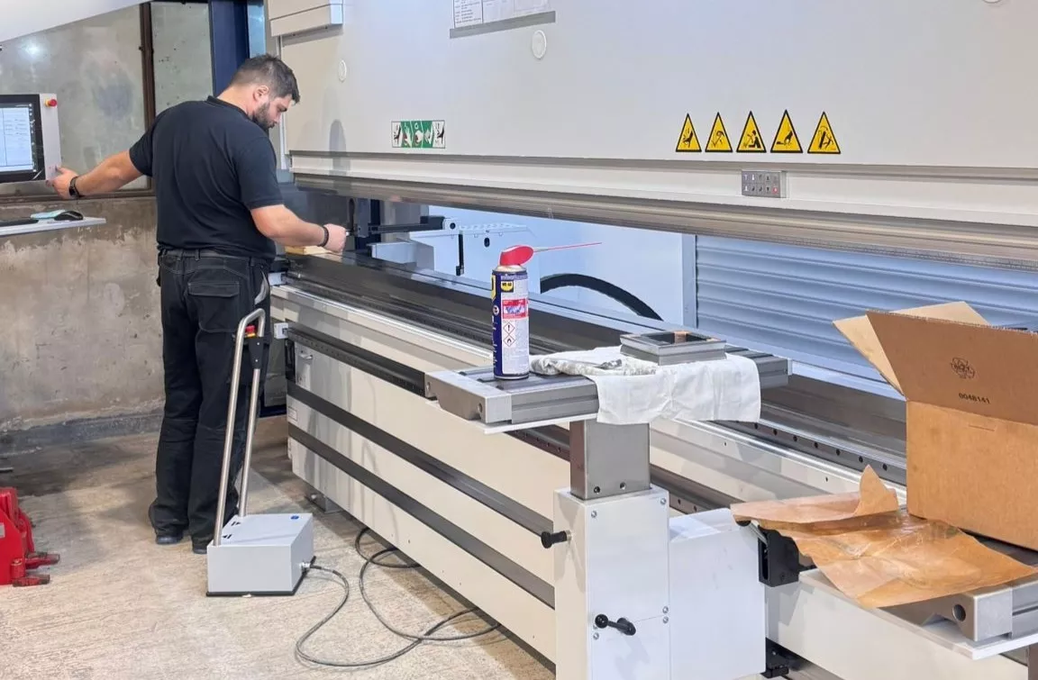 rolul-prelucrrilor-mecanice-n-realizarea-structurilor-din-inox-pentru-aplicaii-complexe