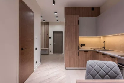 usi-de-interior-diferentele-dintre-variantele-pentru-spatii-rezidentiale-si-comerciale