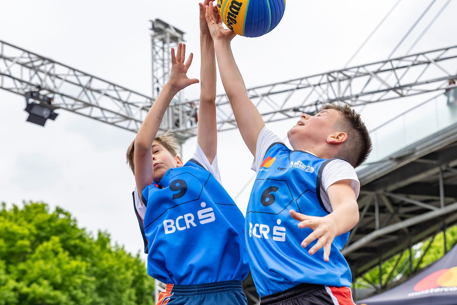 Cel de-al treilea sezon al BCR Sport Arena Streetball 2026 debutează în Parcul Drumul Taberei din București în weekendul 8-10 mai