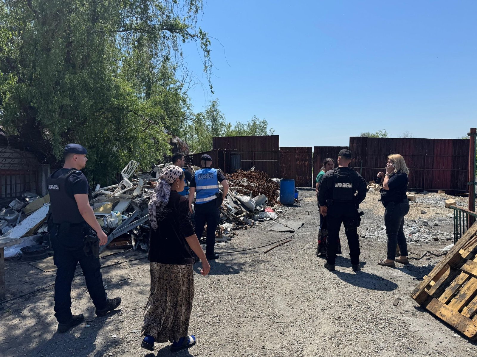 33 de tone de deșeuri confiscate în urma controlului Gărzii Naționale de Mediu de la Sintești, Jilava