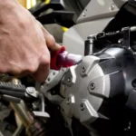 cum-verifici-uleiul-de-motocicleta
