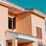 ghid-complet-pentru-alegerea-vopselei-de-exterior-cum-obtii-o-fatada-rezistenta-ani-de-zile