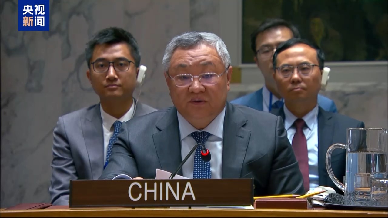 China solicită o tranziție lentă și reconstrucția Siriei