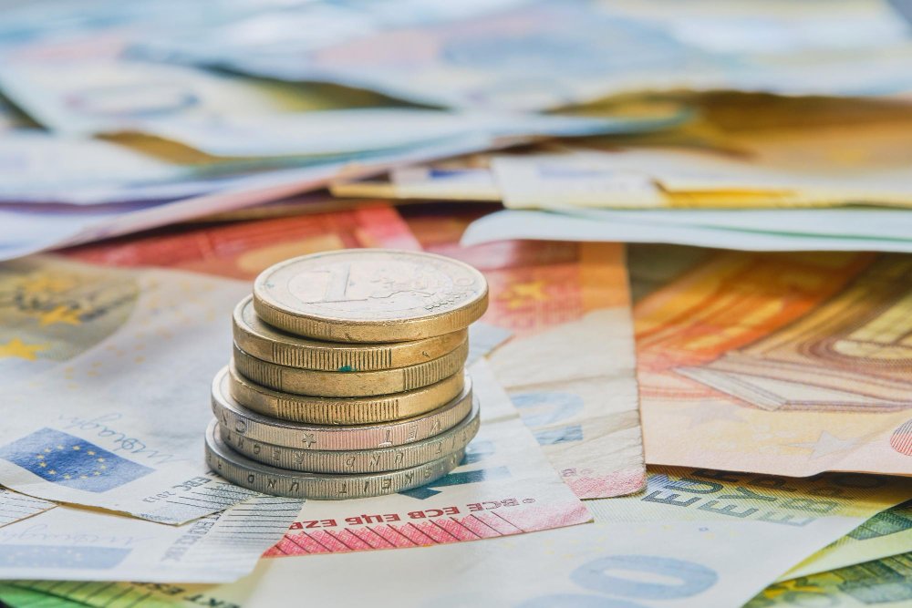 România își consolidează capacitatea de a finanța investiții strategice: Comisia Europeană aprobă majorarea capitalului Băncii de Investiții și Dezvoltare cu 1 miliard de euro 