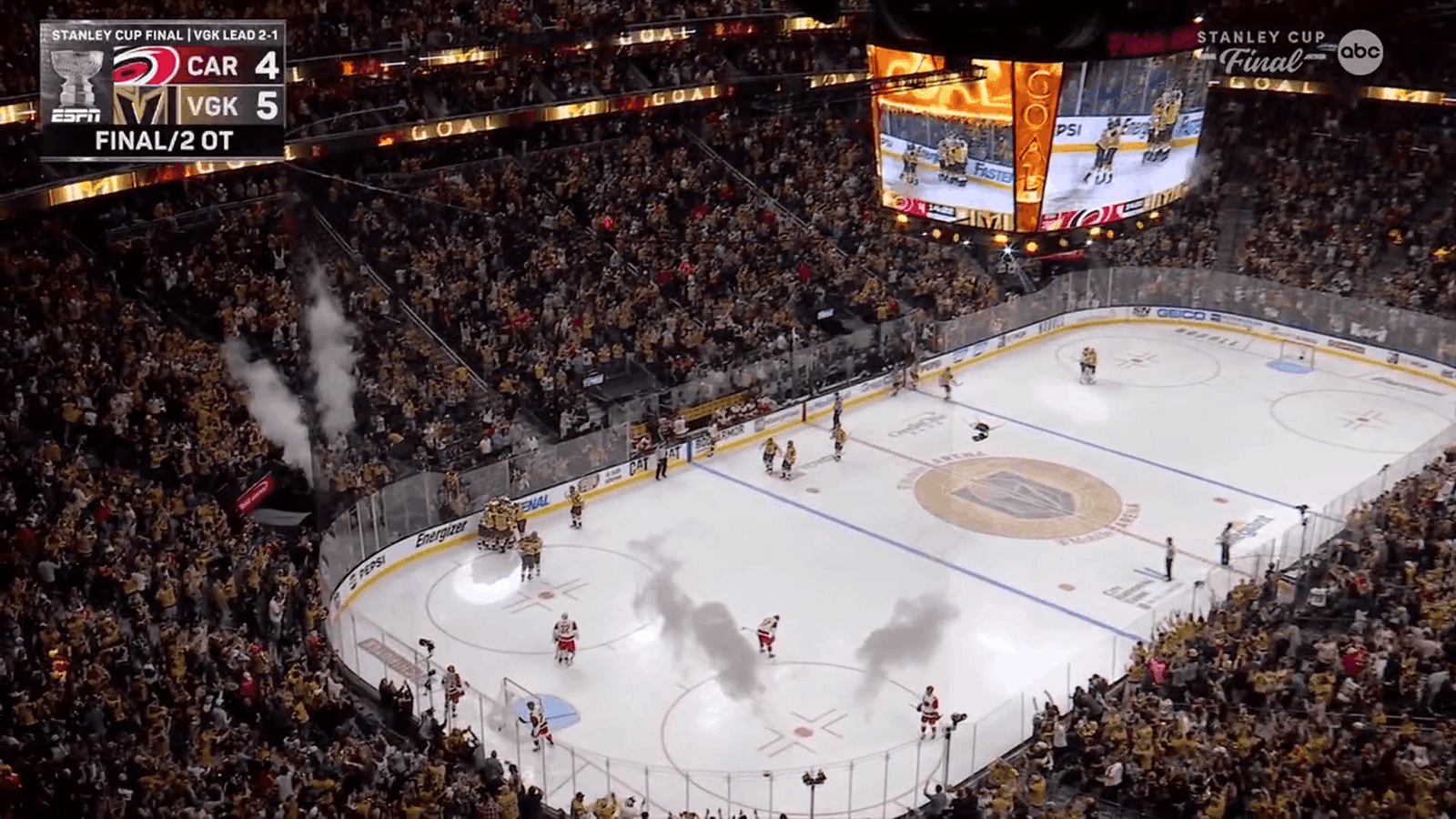 NHL playoffs: După un meci interzis cardiacilor, Vegas Golden Knights preia conducerea (2-1) în finala cu Carolina Hurricanes