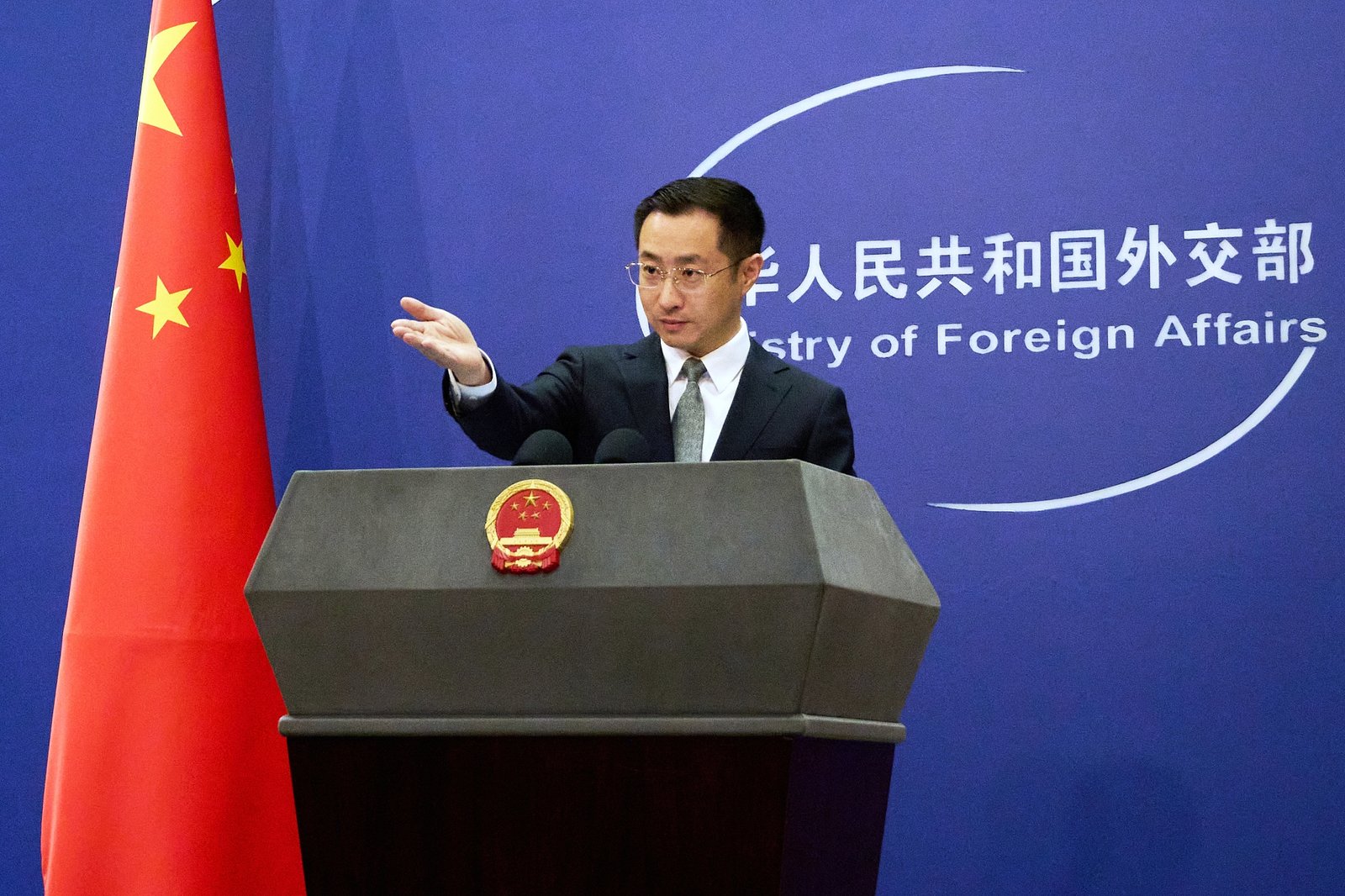 China îndeamnă partea europeană să înceteze susținerea „hotărârii” ilegale