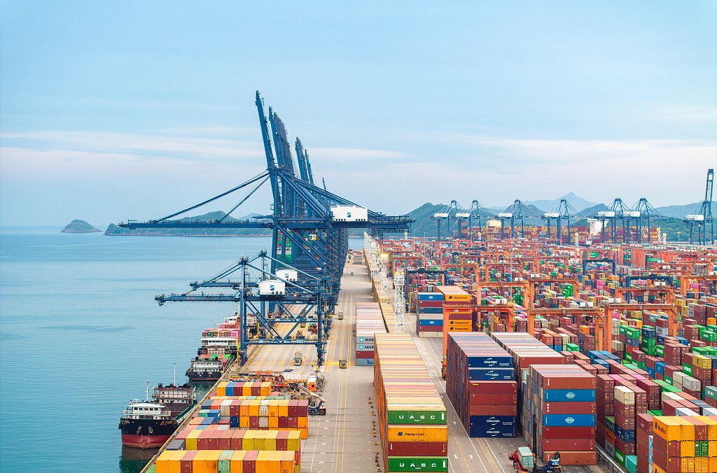 Performanțele comerțului exterior chinez în primele șase luni ale anului 2026