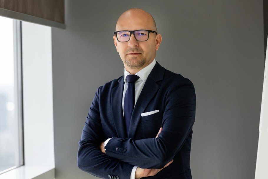 AI elimină joburile de junior. România continuă să pregătească absolvenți exact pentru sarcinile deja automatizate