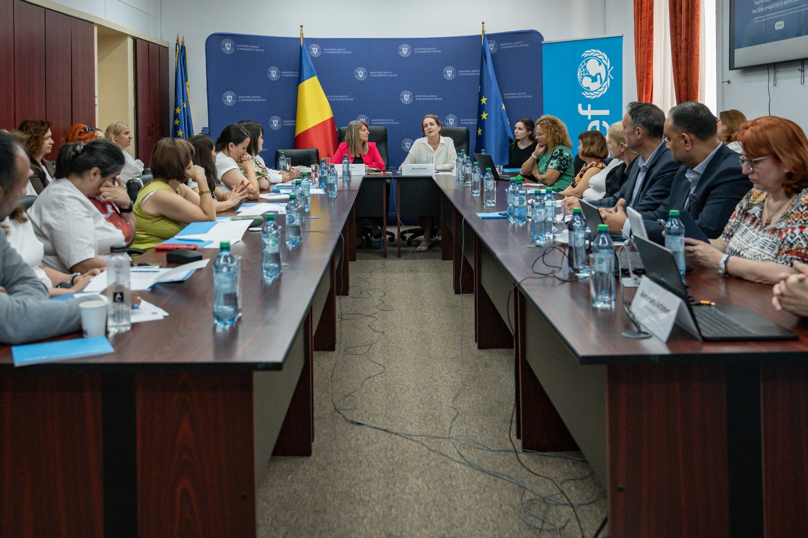 Platforma națională e-Learning HUB, pentru formarea continuă a profesioniștilor din asistența socială și domeniile conexe, lansată de Ministerul Muncii și UNICEF  
