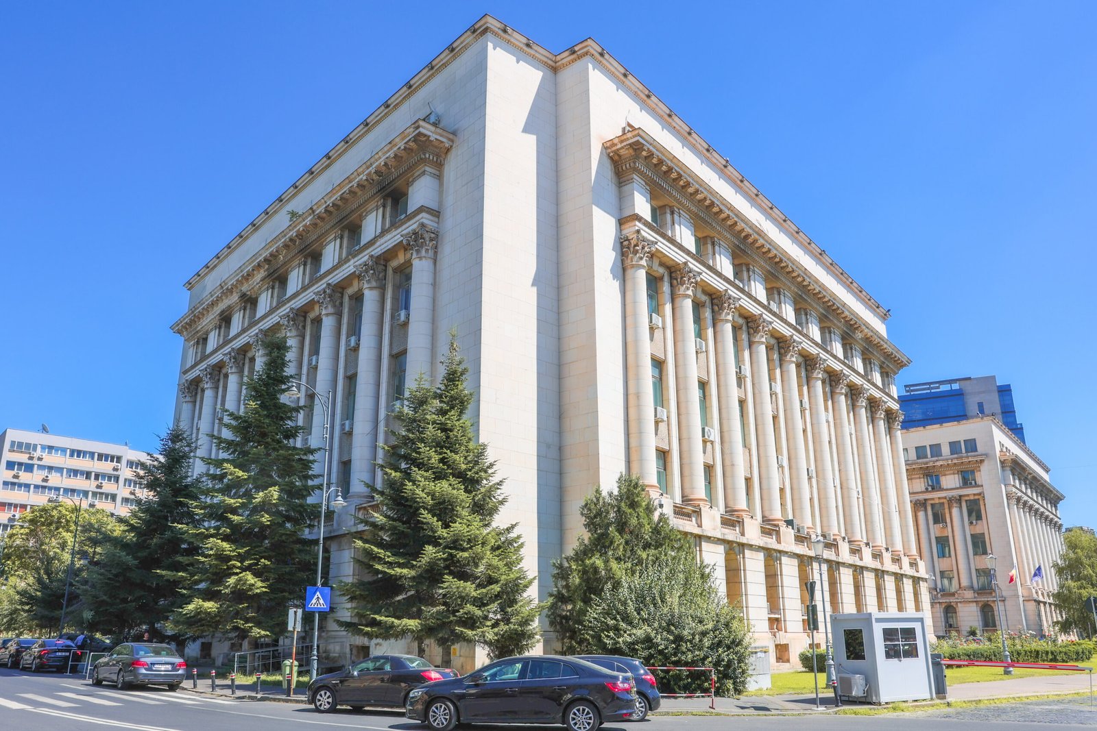 Aparținătorii persoanelor relocate în urma intervenției DIICOT din Bihor pot solicita informații la Call Center-ul ANPIS – 021.9309