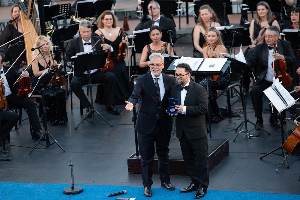Orchestra Operei Naționale București, decorată cu Medalia Camerei Deputaților a Republicii Italiene