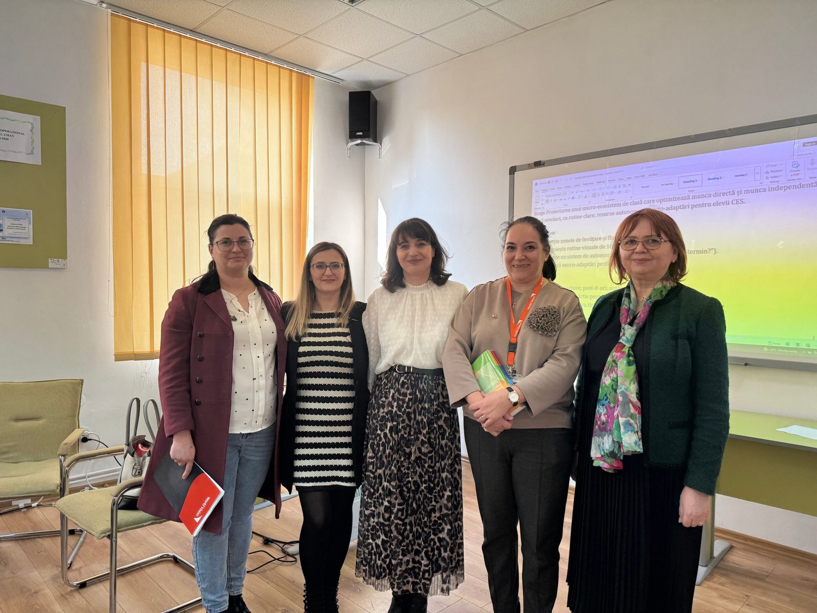 Aproape 100.000 de copii învață în clase simultane