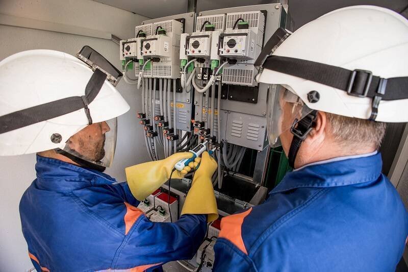 Românii au stat fără electricitate, în medie, patru ore în 2025. Situație puțin mai proastă față de anul precedent