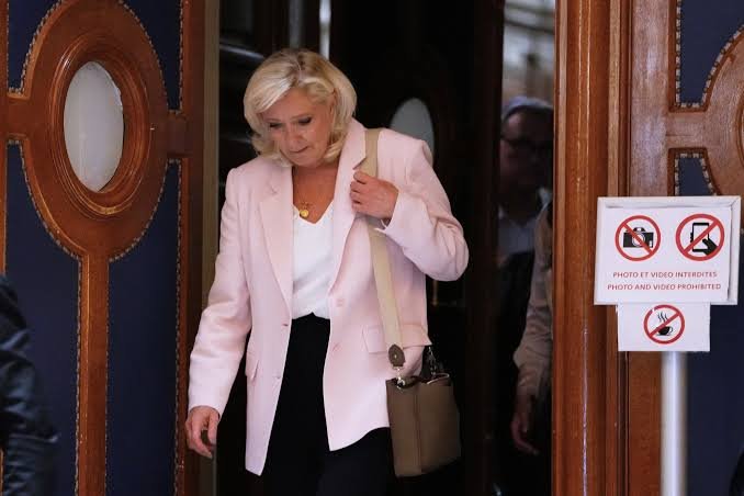 Marine Le Pen va candida la alegerile prezidenţiale din 2027
