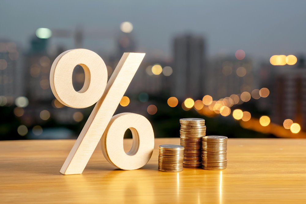 IRCC scade la 5,56% în T3 2026, dar ratele românilor se reduc cu doar câțiva lei. Dobânzile fixe rămân mai avantajoase