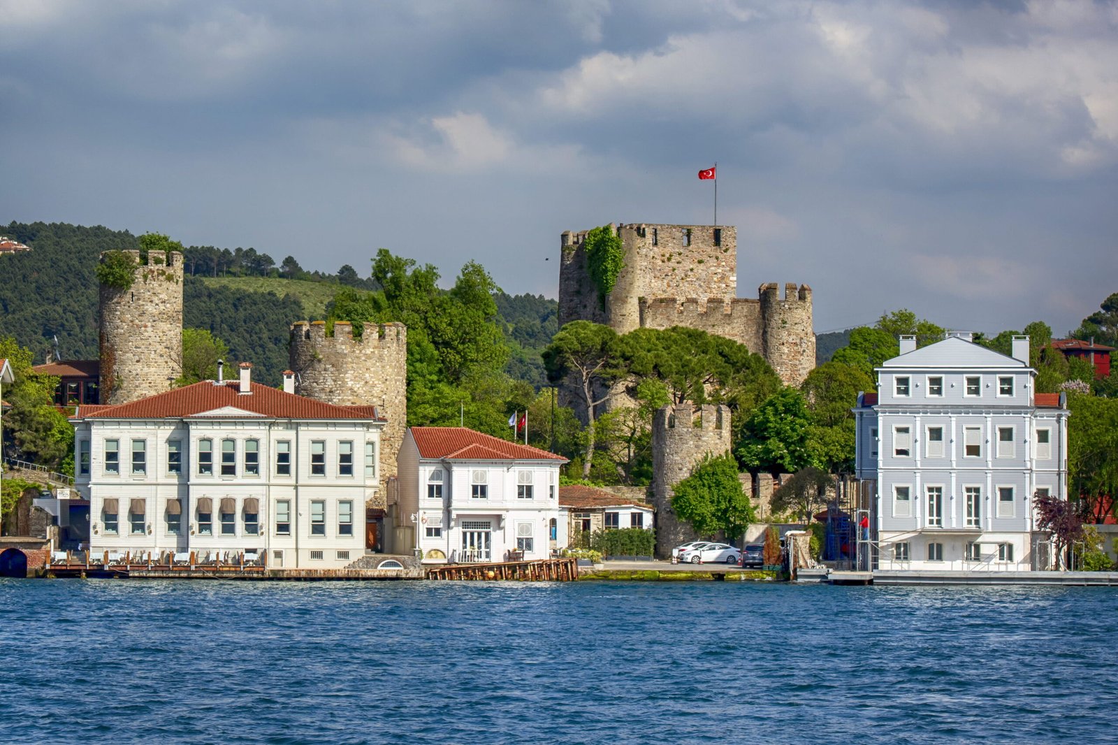 Românii aleg vacanțe mai scurte și mai dese în 2026