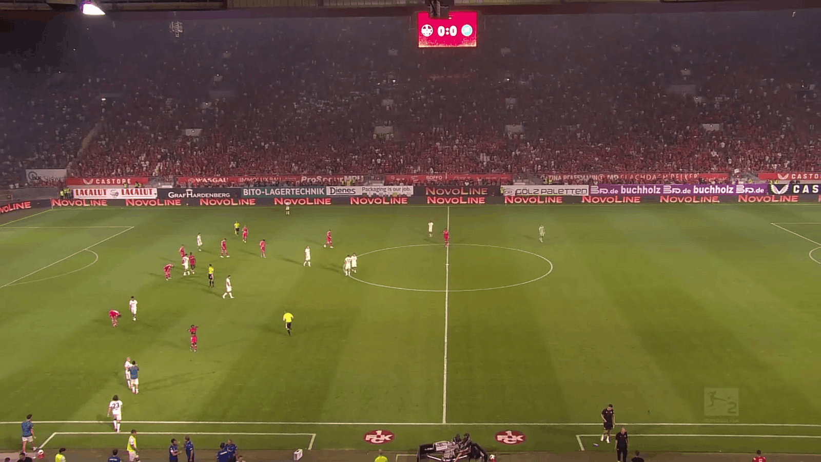 Zweite Bundesliga: Kaiserslautern nu trece acasă de Karlsruher, într-un meci în care jocul gazdelor a suferit enorm